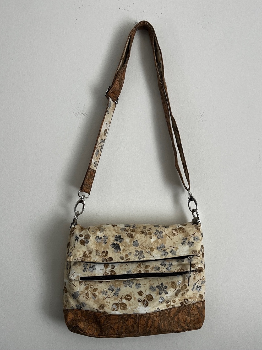 Cottagecore Woodland Fabric & Cork Bag - Picture 12 of 12